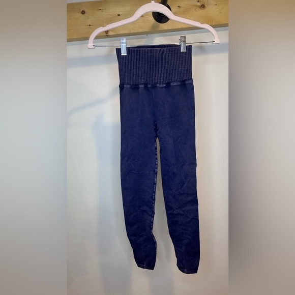 NWOT Free People Good Karma Leggings Washed Navy Blue Size S/XS - Picture 3 of 6